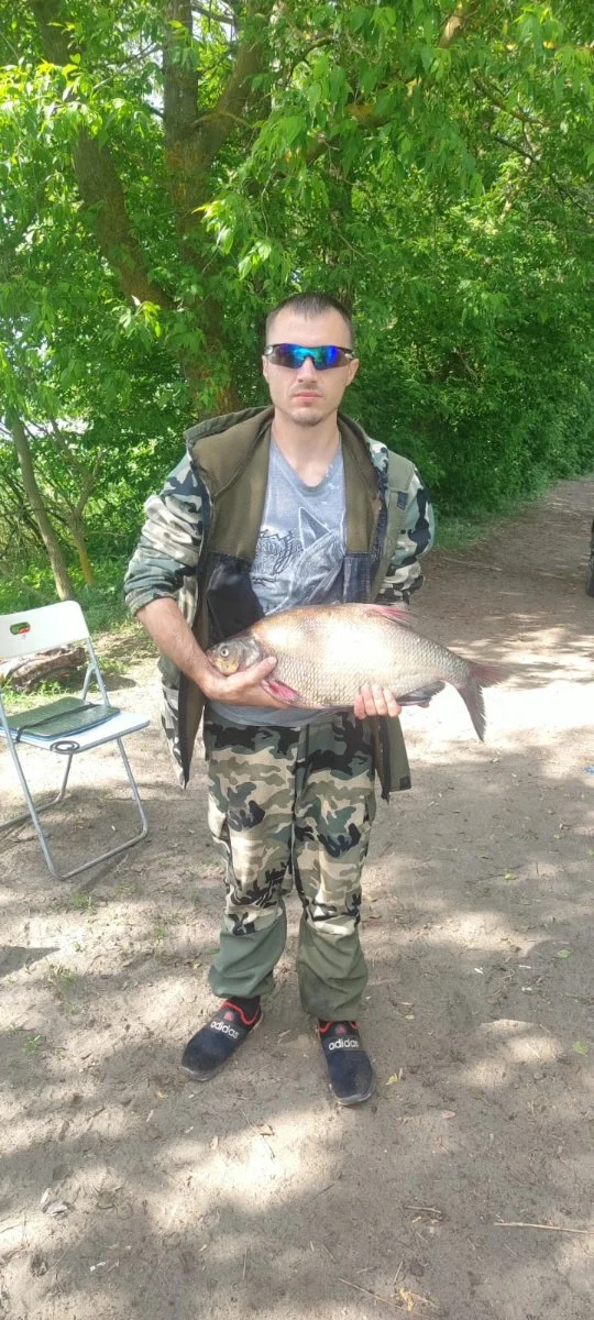 Лещ 3.3 кг